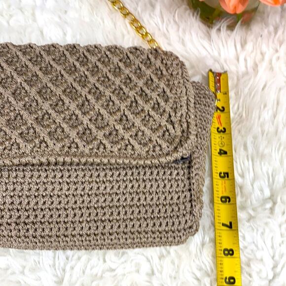 Crocheted Tan of Gold Strap Crossbody Bag Purse Handbag Medium Size - Picture 9 of 9